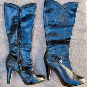 Elegant Black Leather Boots